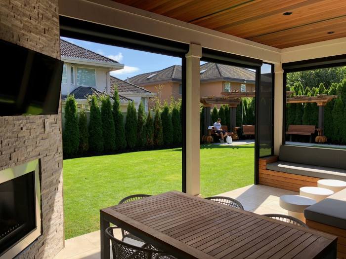 Retractable patio screen enclosures