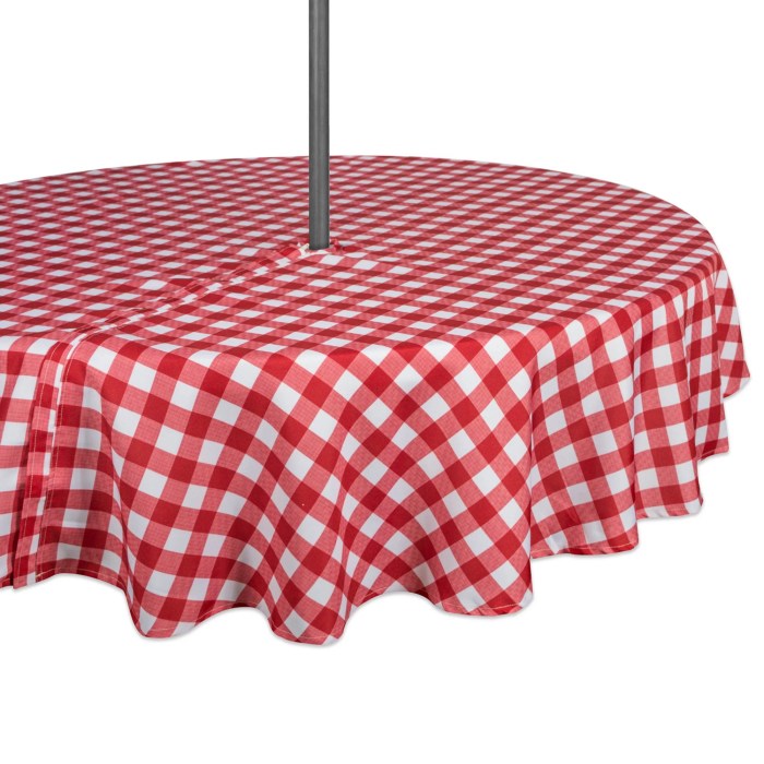 Patio tablecloth with zipper