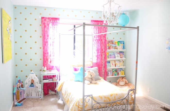 dot menina quarto bolinhas dots pared quartos polkadot mommo decorate drawers suzanne cunningham thedesignfiles cajonera degradado crib infantiles pintado ide