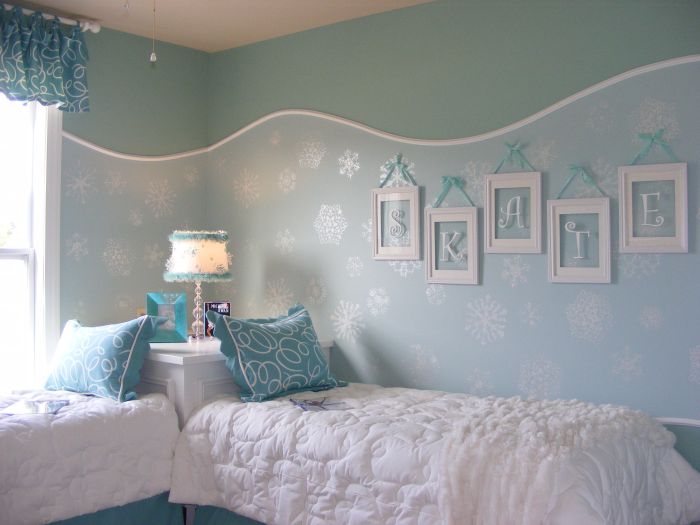 bedroom winter snow theme decorating themed bedrooms wonderland rooms snowflake arctic igloo penguin cool style decor create manor maries wall