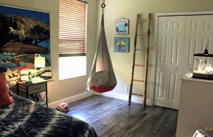 bedroom designs featuring multiple hanging chairs