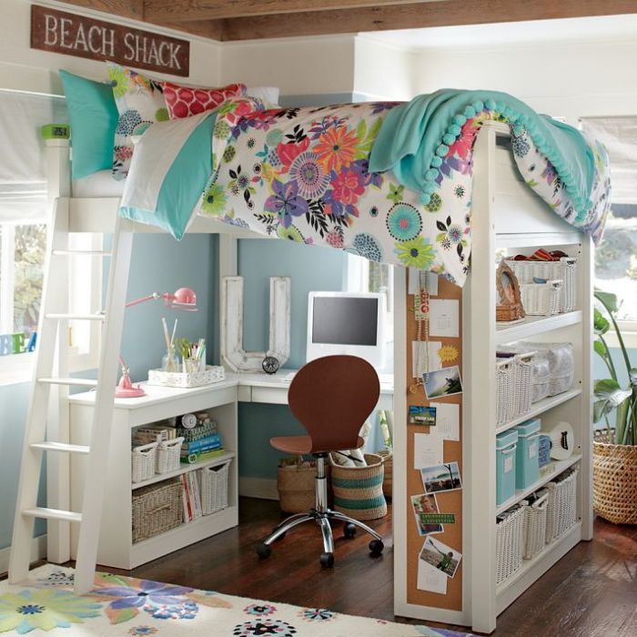 Girls' bedroom ideas with a reading loft and library